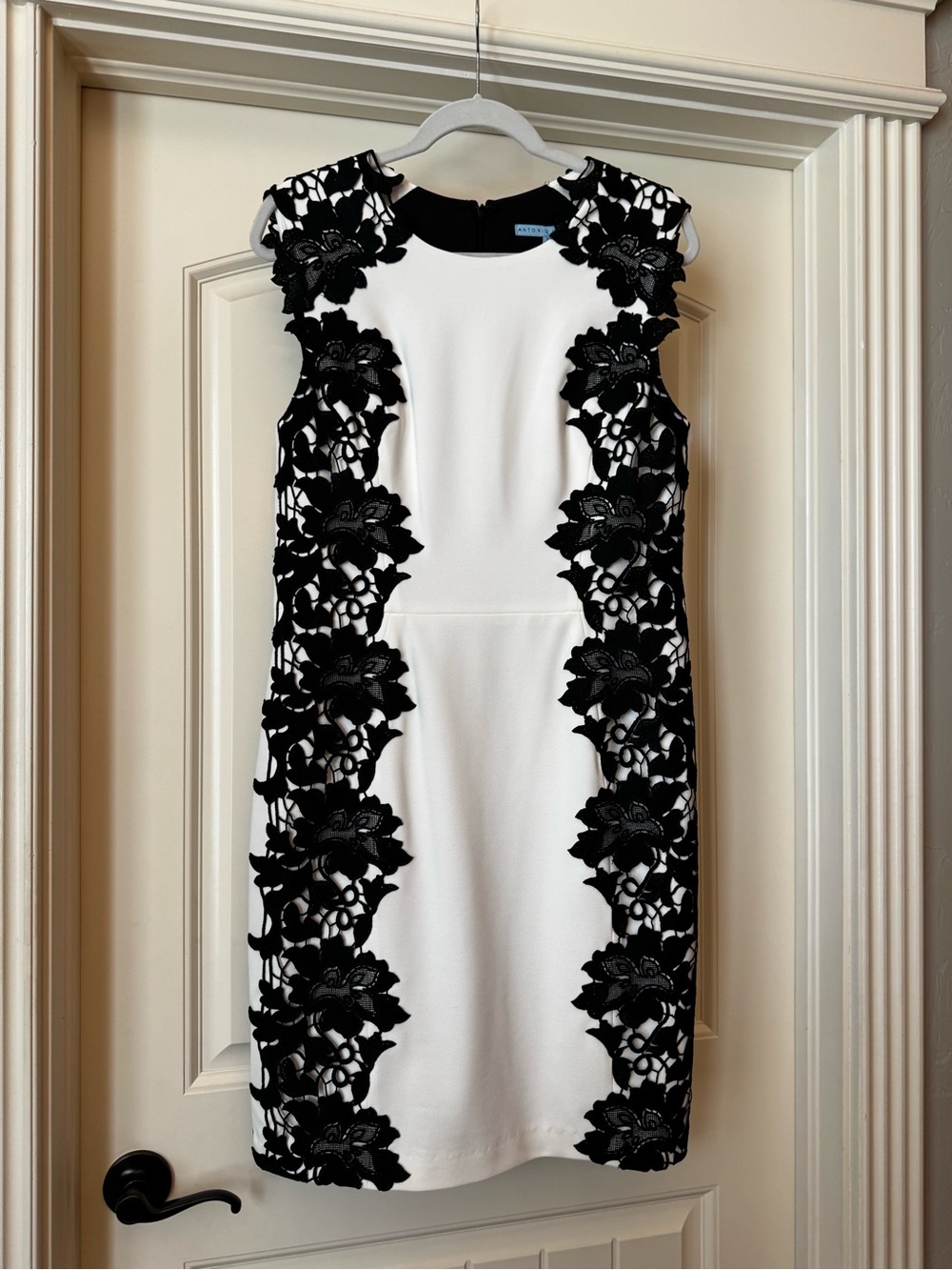 ANTONIO MELANI White Midi Sheath Dress with Black Lace Appliqué